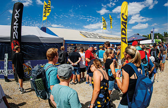 ADAC MX Masters 2022 , ADAC MX Masters Gaildorf Autogrammstunde am ADAC Truck